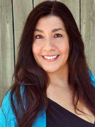 Melodee Fernandez Headshot